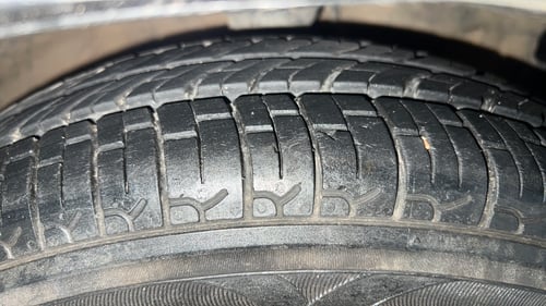 Used 2013 Hyundai i10 Sportz 1.2 Kappa2 Petrol Manual tyres RIGHT FRONT TYRE TREAD VIEW