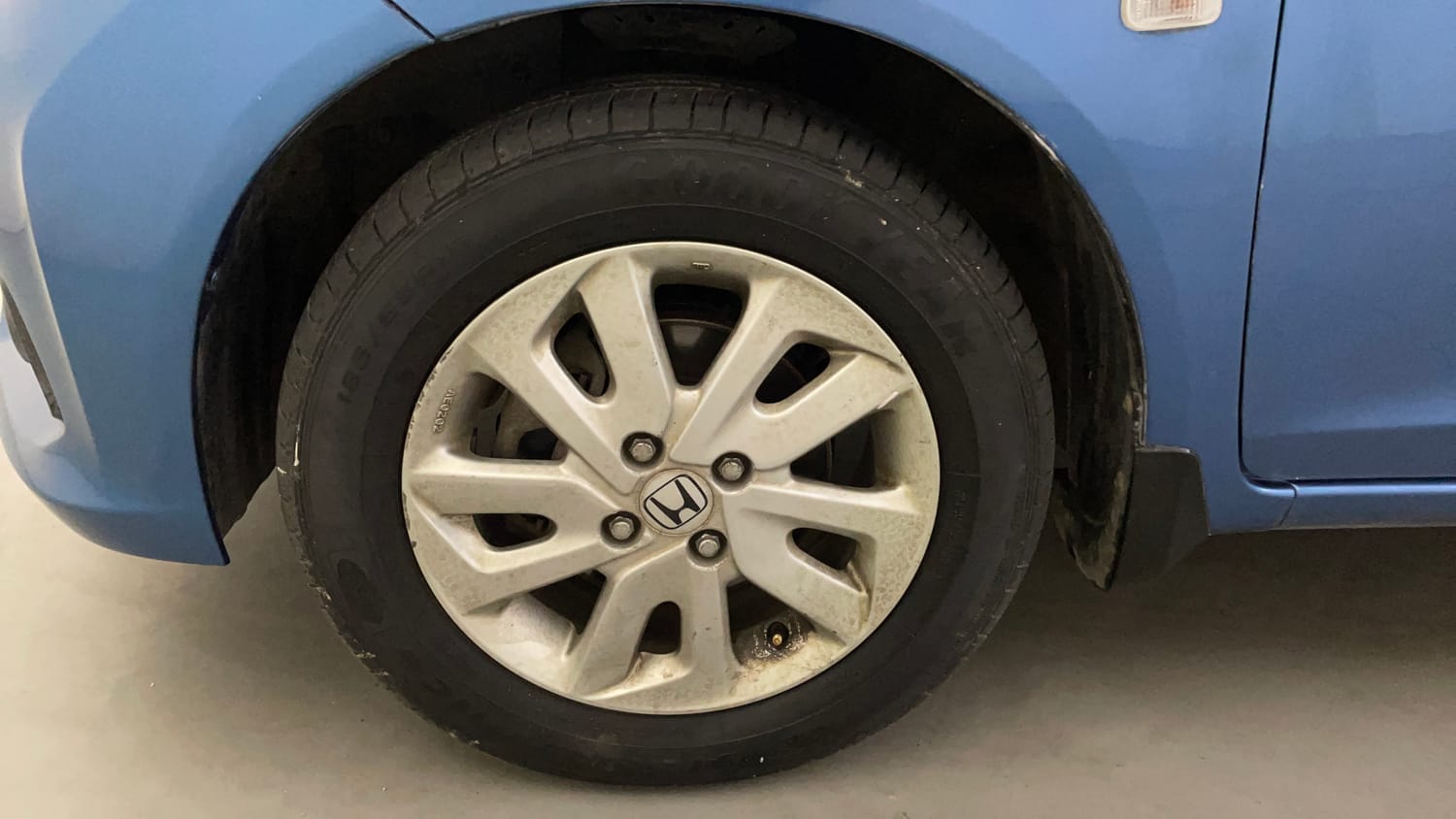 Used 2014 Honda Mobilio S Petrol Petrol Manual tyres LEFT FRONT TYRE RIM VIEW