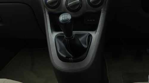Used 2013 Hyundai i10 Sportz 1.2 Kappa2 Petrol Manual interior GEAR  KNOB VIEW