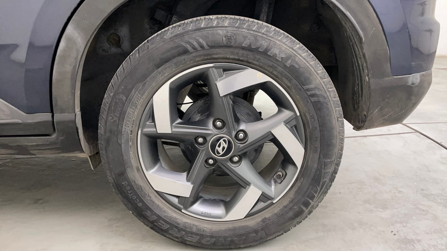 Used 2020 Hyundai Venue SX Plus 1.0 Turbo DCT Petrol Automatic tyres LEFT REAR TYRE RIM VIEW