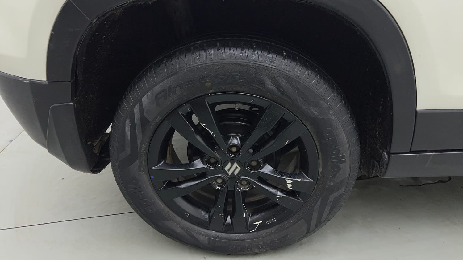 Used 2018 maruti-suzuki Vitara Brezza ZDi Plus AGS Diesel Automatic tyres RIGHT REAR TYRE RIM VIEW