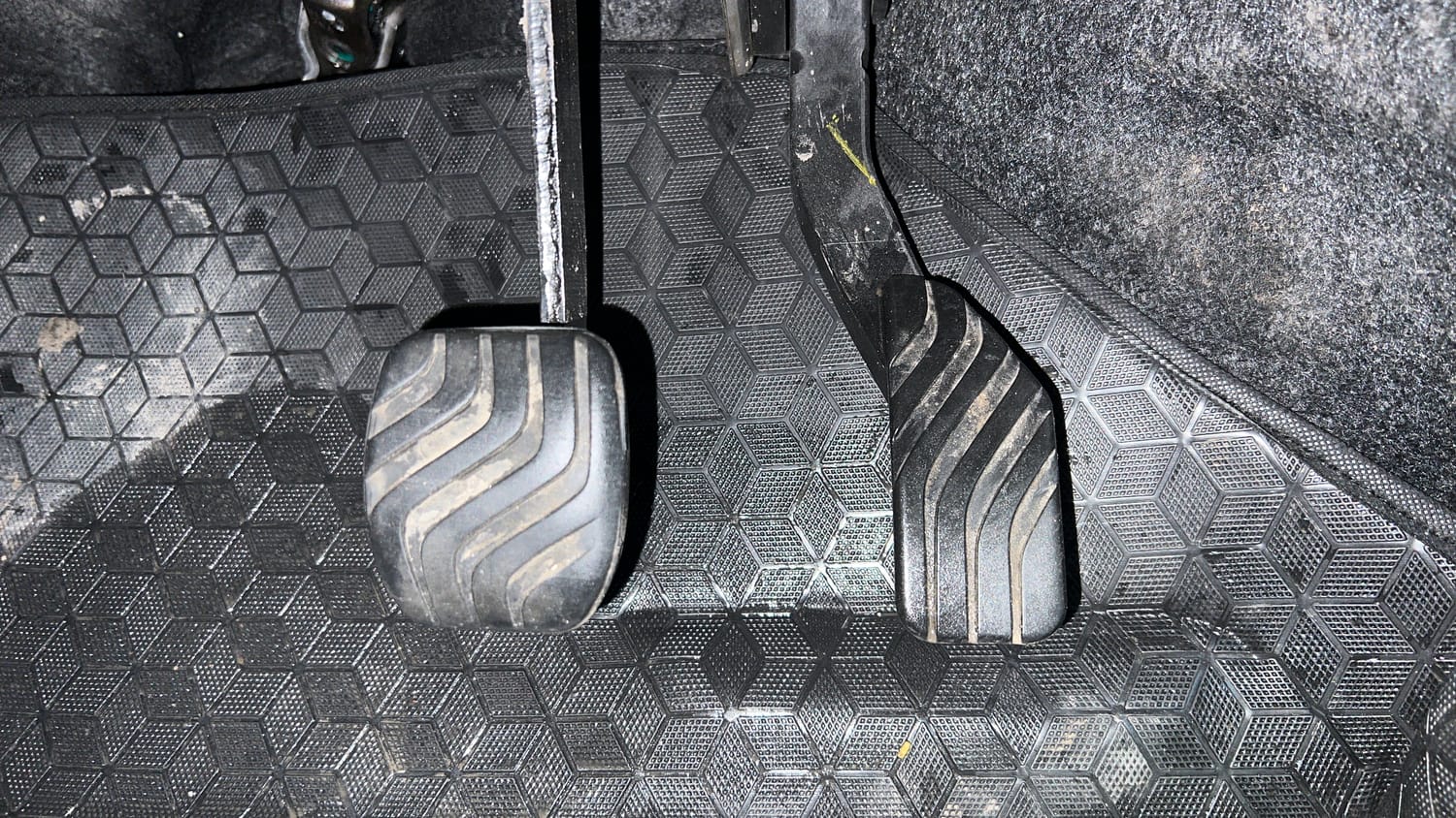 Used 2020 Renault Kwid 1.0 RXT AMT Opt Petrol Automatic interior PEDALS VIEW