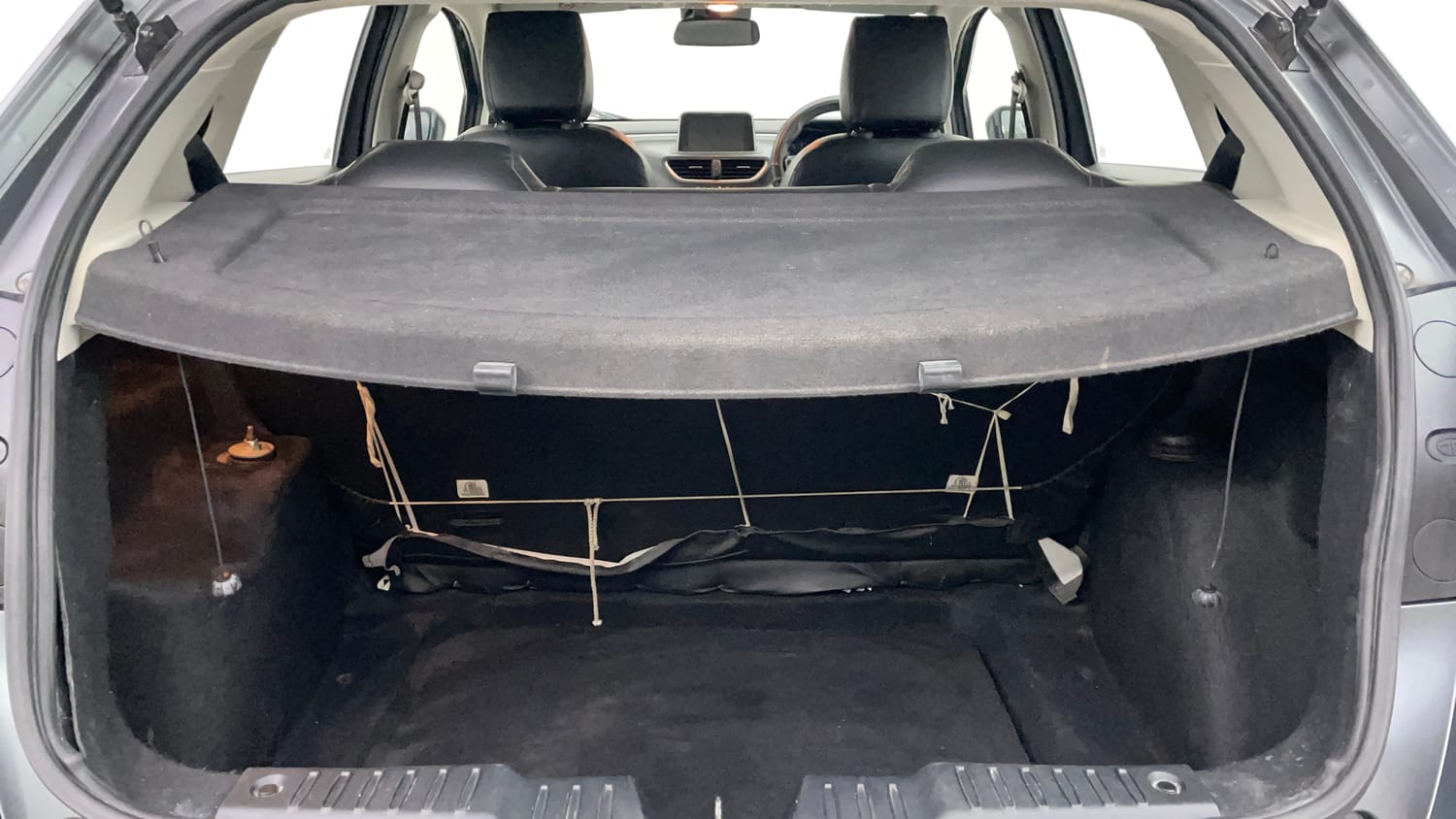 Used 2022 Tata Altroz XT Diesel Diesel Manual interior DICKY INSIDE VIEW