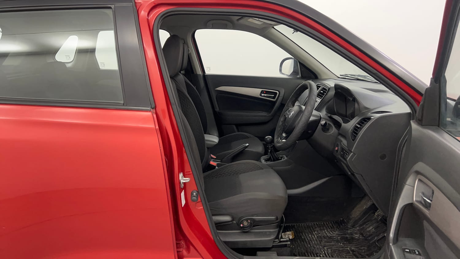 Used 2016 Maruti Suzuki Vitara Brezza [2016-2020] ZDi Plus Diesel Manual interior RIGHT SIDE FRONT DOOR CABIN VIEW