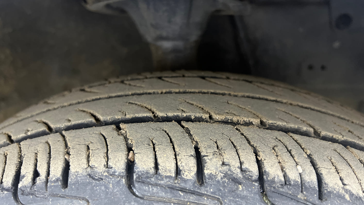 Used 2014 Hyundai Eon D-Lite + Petrol Manual tyres RIGHT FRONT TYRE TREAD VIEW