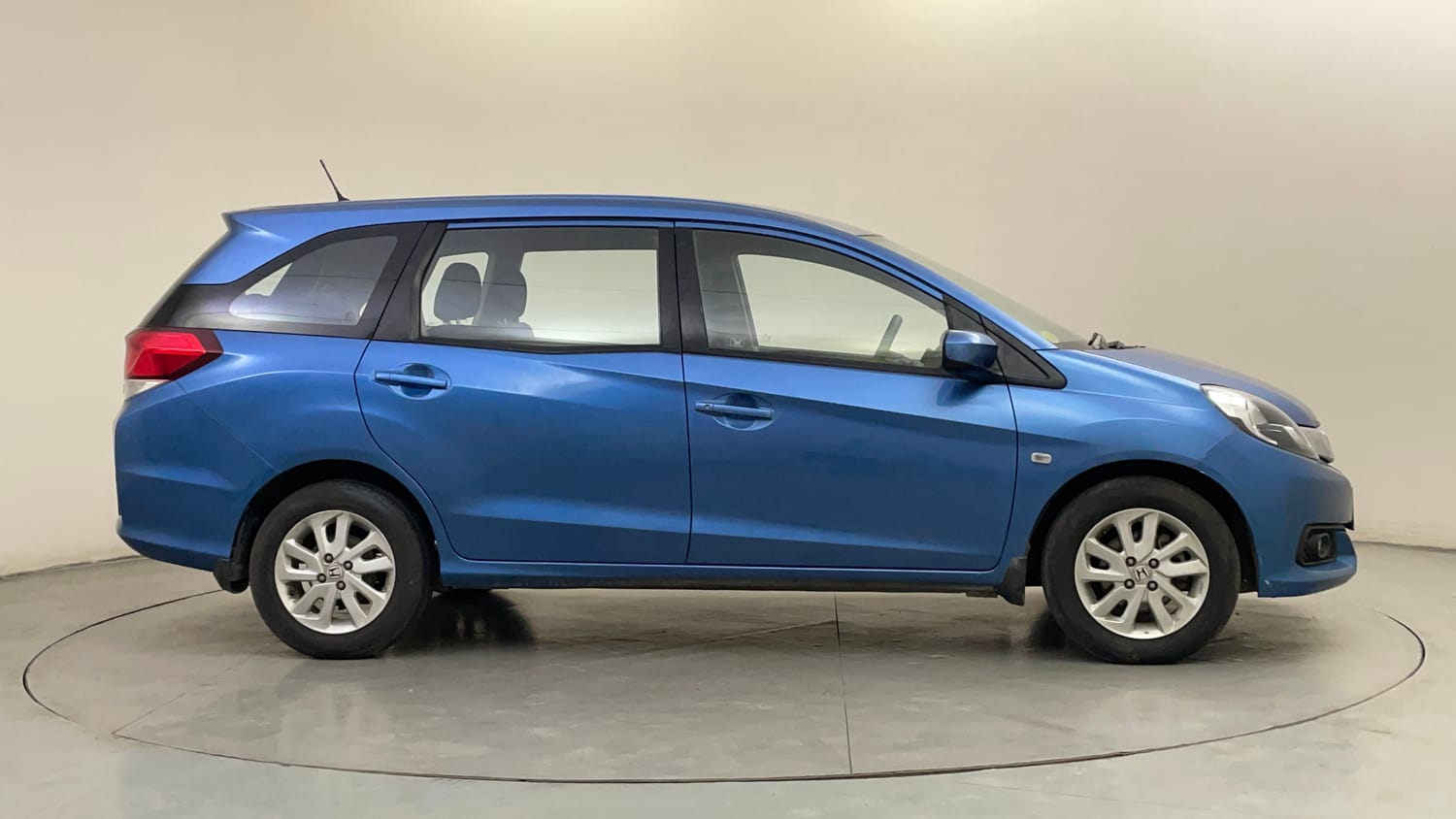 Used 2014 Honda Mobilio S Petrol Petrol Manual exterior RIGHT SIDE VIEW