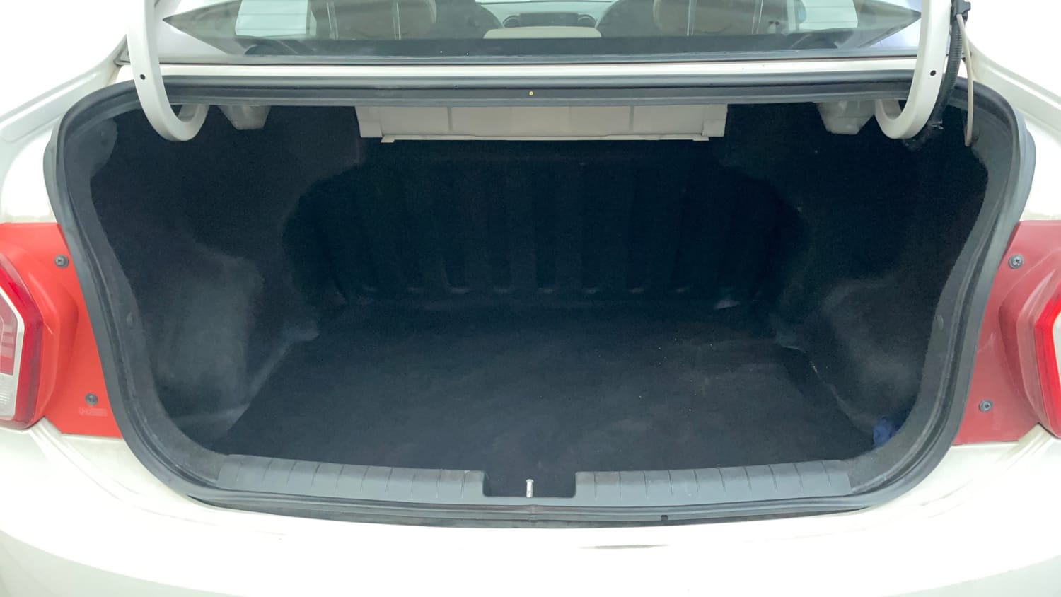 Used 2014 Hyundai Xcent S 1.2 Petrol Manual interior DICKY INSIDE VIEW