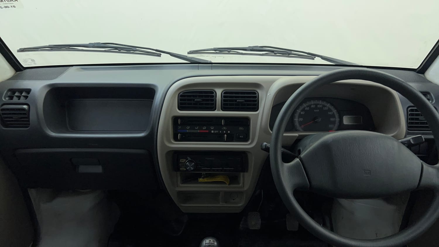 Used 2015 Maruti Suzuki Eeco 5 STR WITH A/C+HTR Petrol Manual interior MUSIC SYSTEM & AC CONTROL VIEW