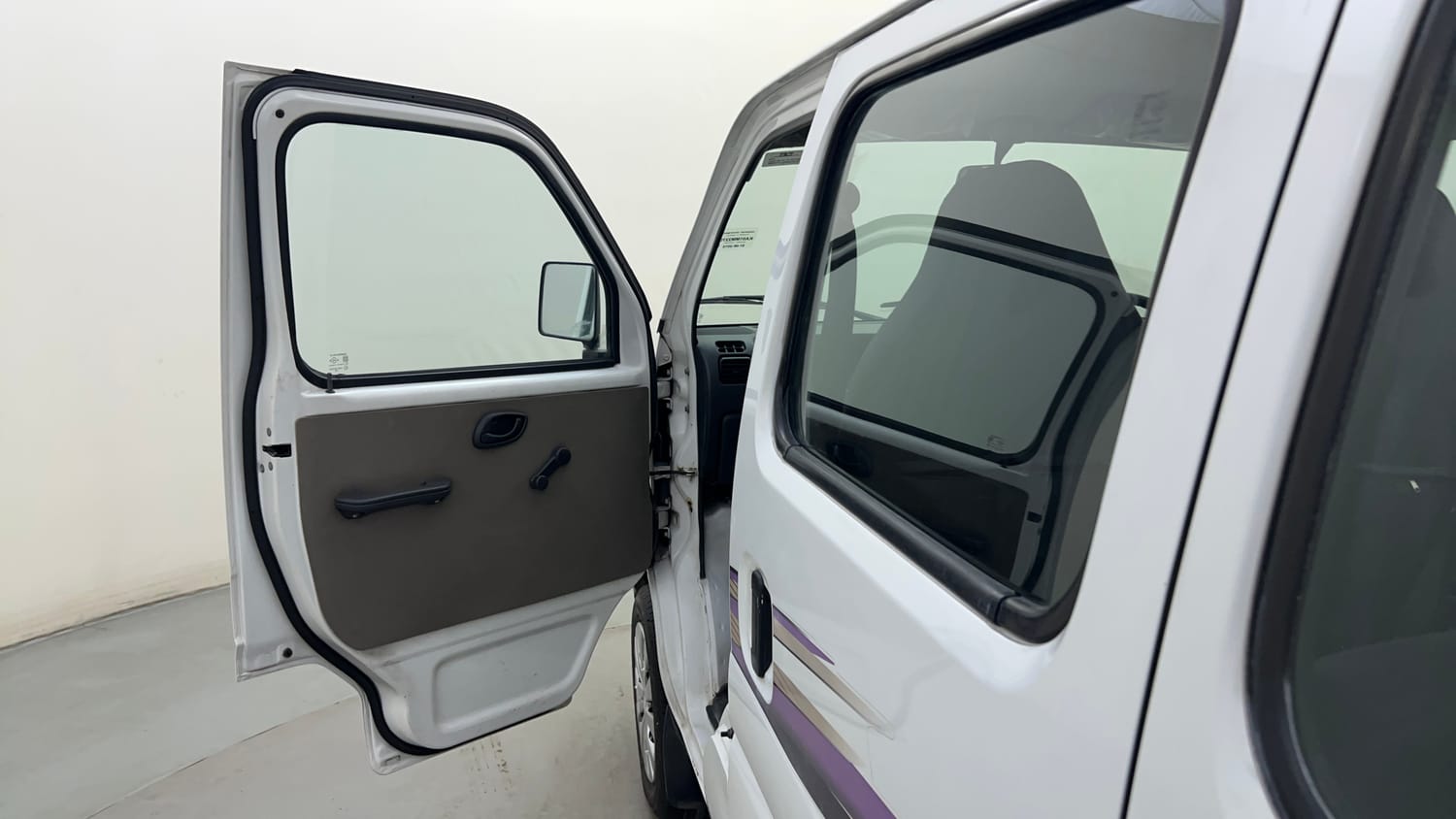 Used 2015 Maruti Suzuki Eeco 5 STR WITH A/C+HTR Petrol Manual interior LEFT FRONT DOOR OPEN VIEW