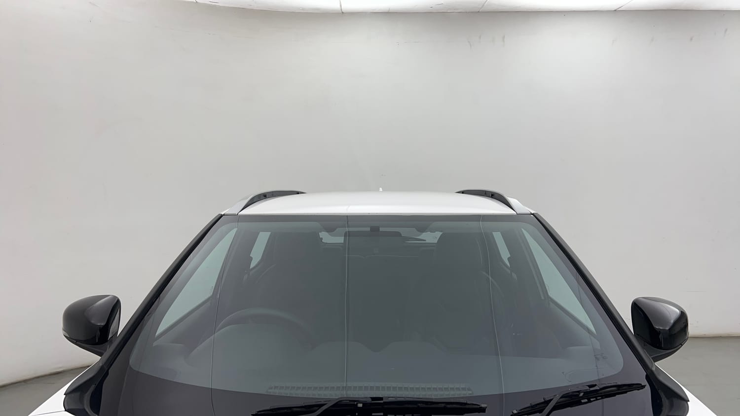 Used 2024 Nissan Magnite XV Turbo Petrol Manual exterior FRONT WINDSHIELD VIEW