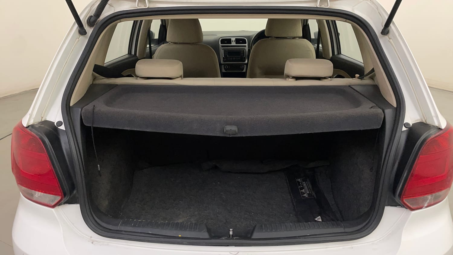Used 2014 Volkswagen Polo Highline1.5L (D) Diesel Manual interior DICKY INSIDE VIEW