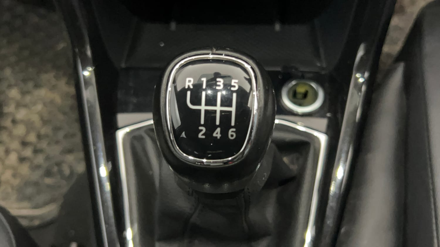Used 2023 Skoda Kushaq Style 1.5L TSI MT Petrol Manual interior GEAR  KNOB VIEW