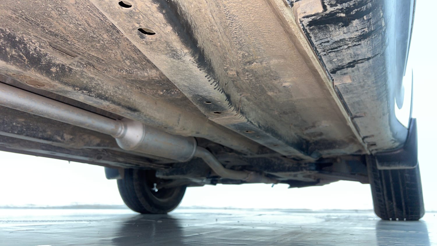 Used 2022 Tata Nexon XM Petrol Manual extra REAR RIGHT UNDERBODY VIEW
