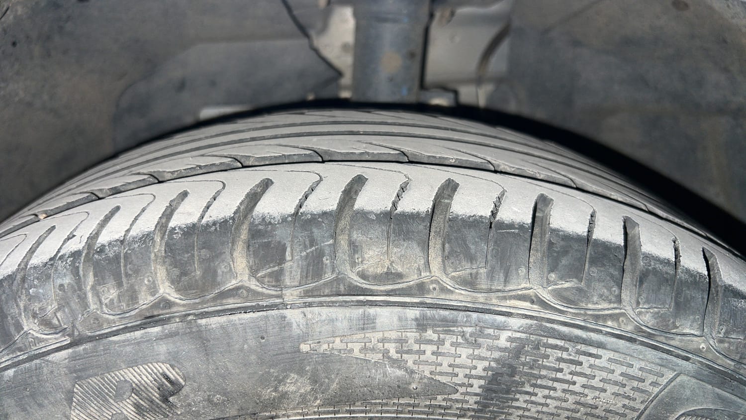 Used 2021 Ford EcoSport Trend 1.5L Ti-VCT Petrol Manual tyres LEFT FRONT TYRE TREAD VIEW