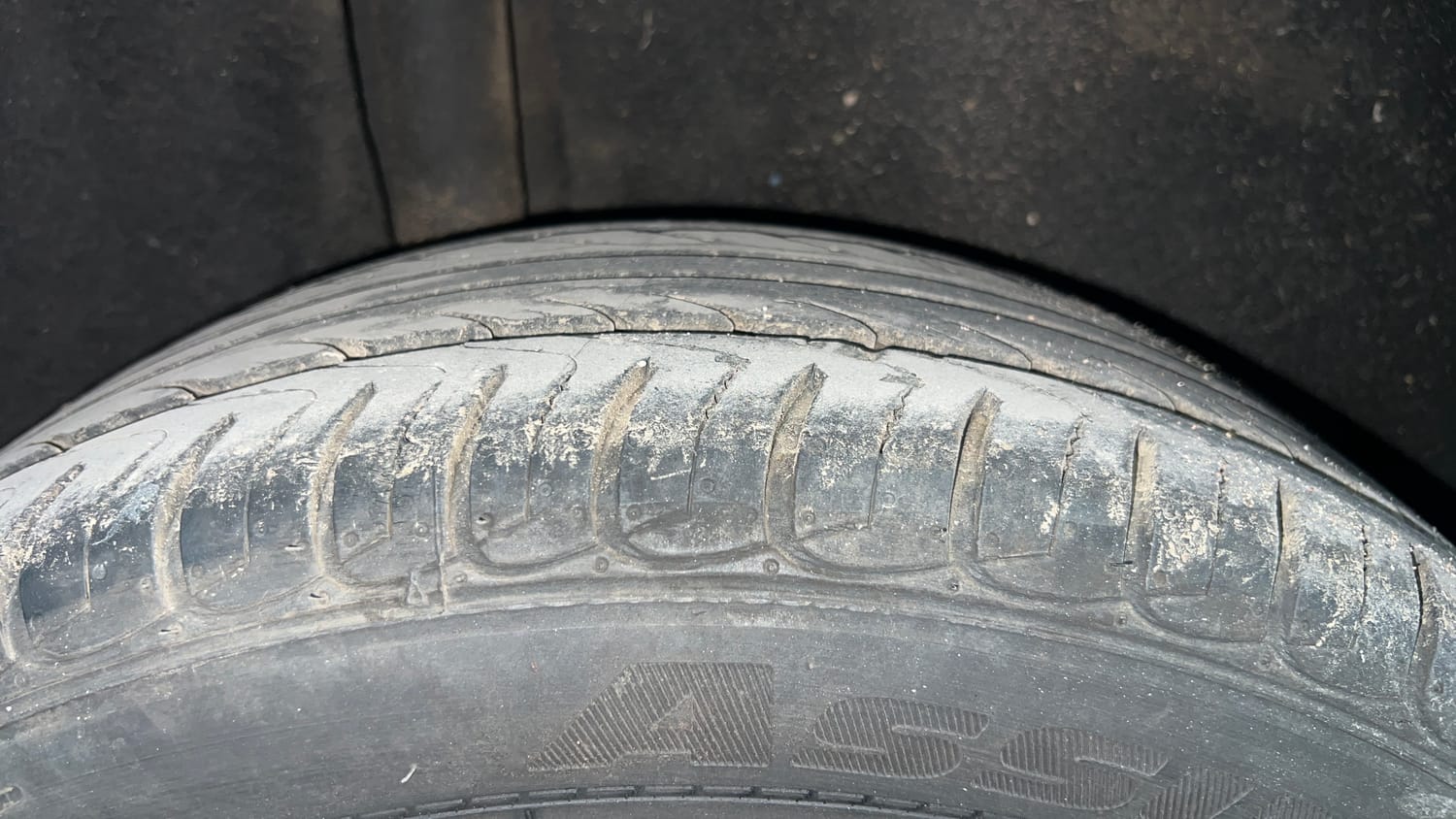 Used 2016 Ford EcoSport Titanium+ 1.0L EcoBoost Petrol Manual tyres RIGHT REAR TYRE TREAD VIEW