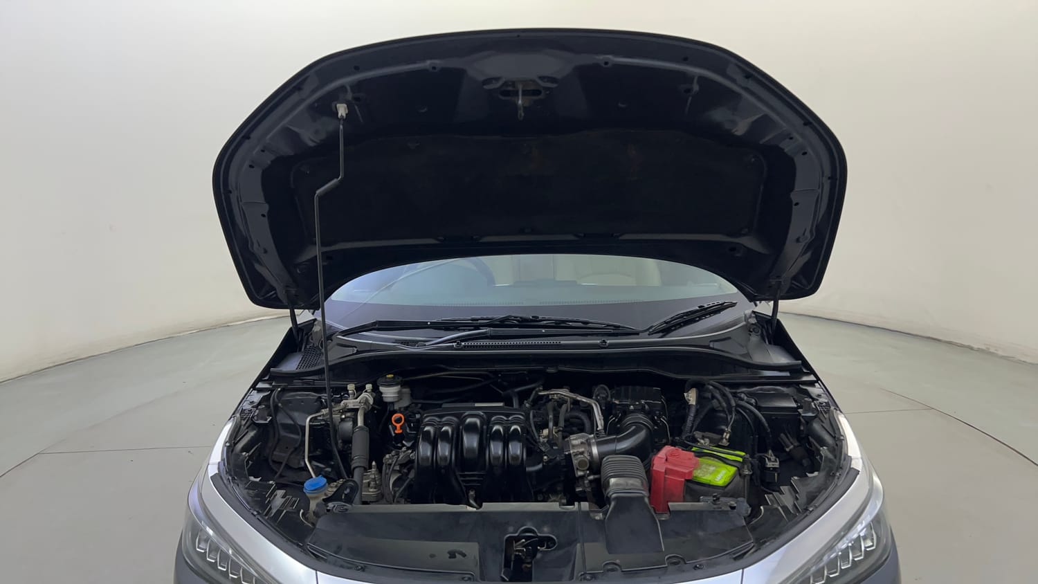 Used 2022 Honda City ZX Petrol Petrol Manual engine ENGINE & BONNET OPEN FRONT VIEW