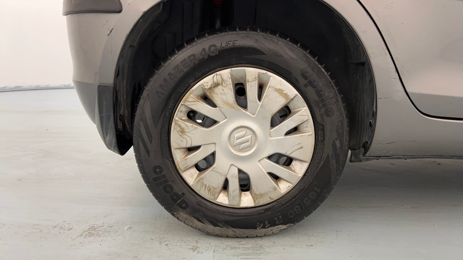 Used 2013 Maruti Suzuki Swift VXi Petrol Manual tyres RIGHT REAR TYRE RIM VIEW