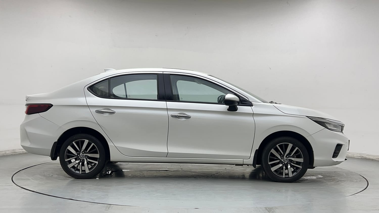 Used 2022 Honda City ZX Petrol Petrol Manual exterior RIGHT SIDE VIEW