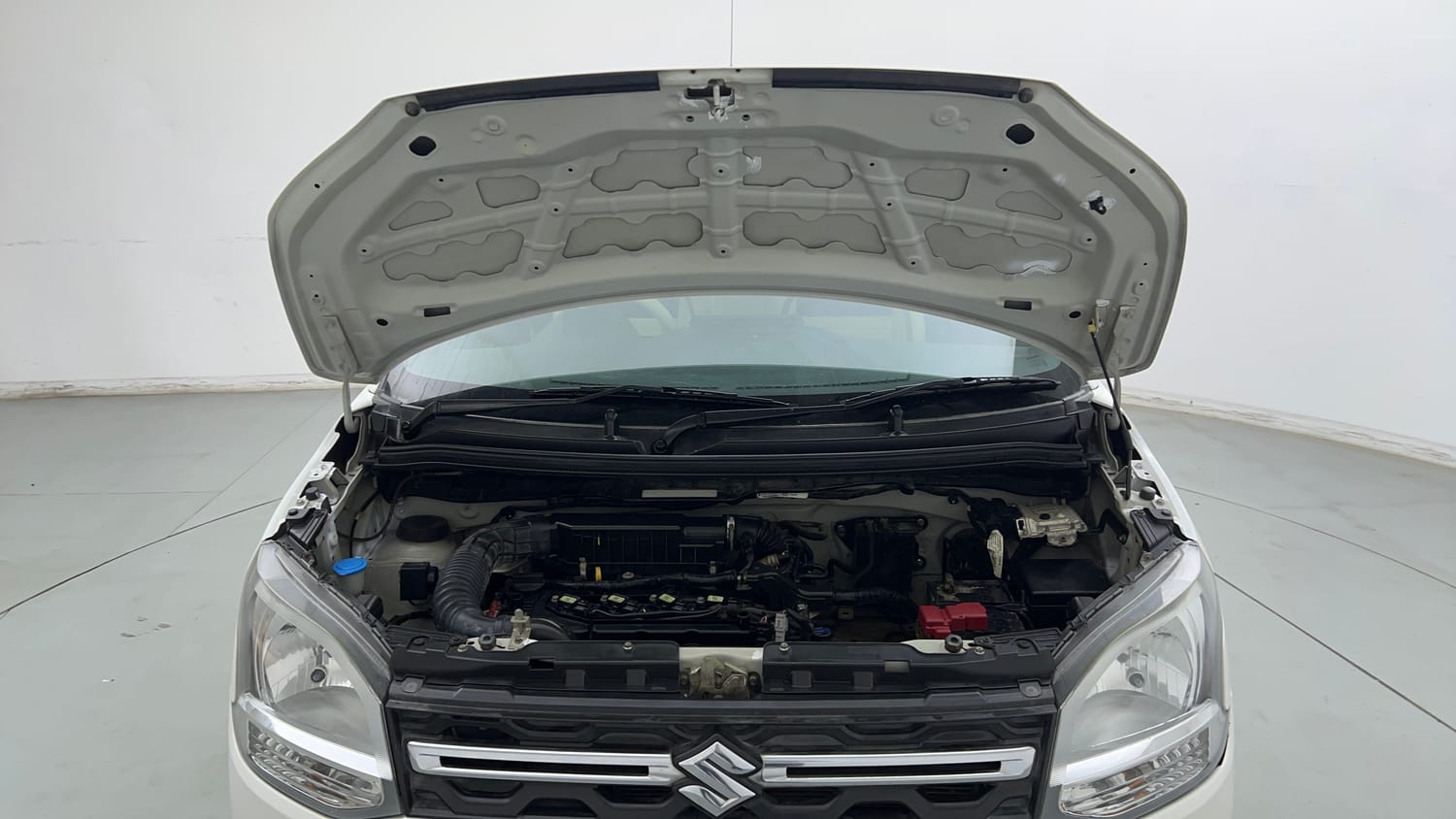 Used 2019 Maruti Suzuki Wagon R VXi 1.2 Petrol Manual engine ENGINE & BONNET OPEN FRONT VIEW