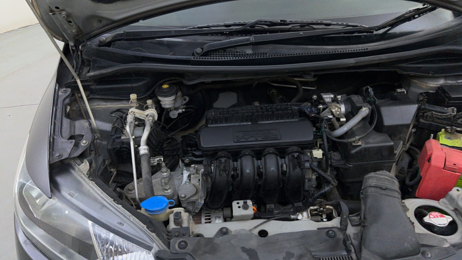 Used 2018 Honda Jazz V AT Petrol Petrol Automatic engine ENGINE RIGHT SIDE HINGE & APRON VIEW