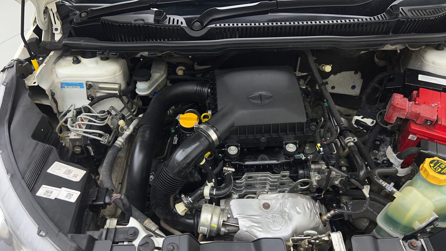 Used 2022 Tata Nexon XM Petrol Manual engine ENGINE RIGHT SIDE VIEW