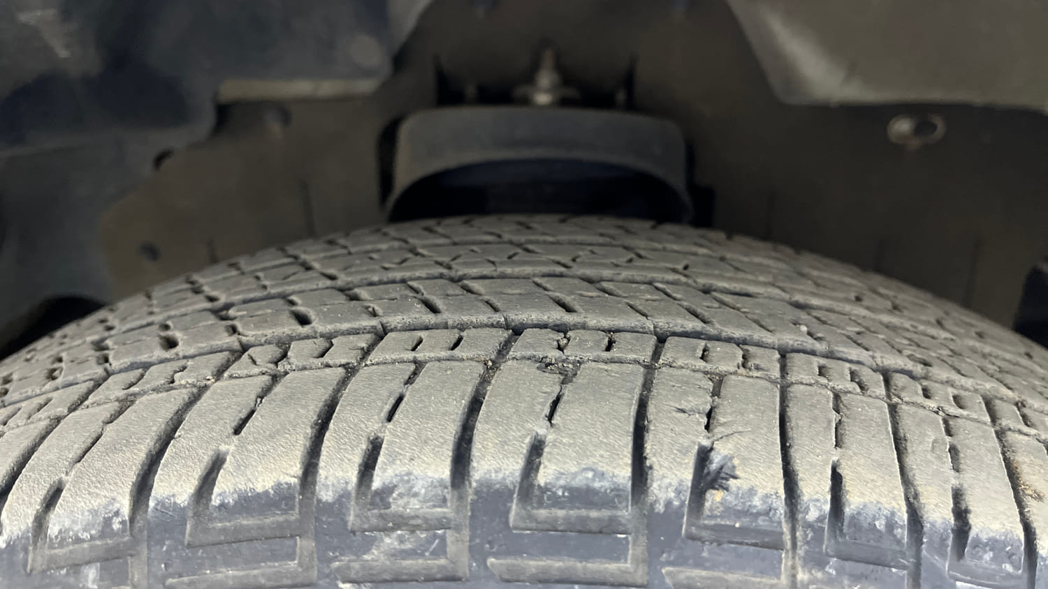 Used 2024 Mahindra Scorpio S3 Plus Diesel Manual tyres RIGHT FRONT TYRE TREAD VIEW