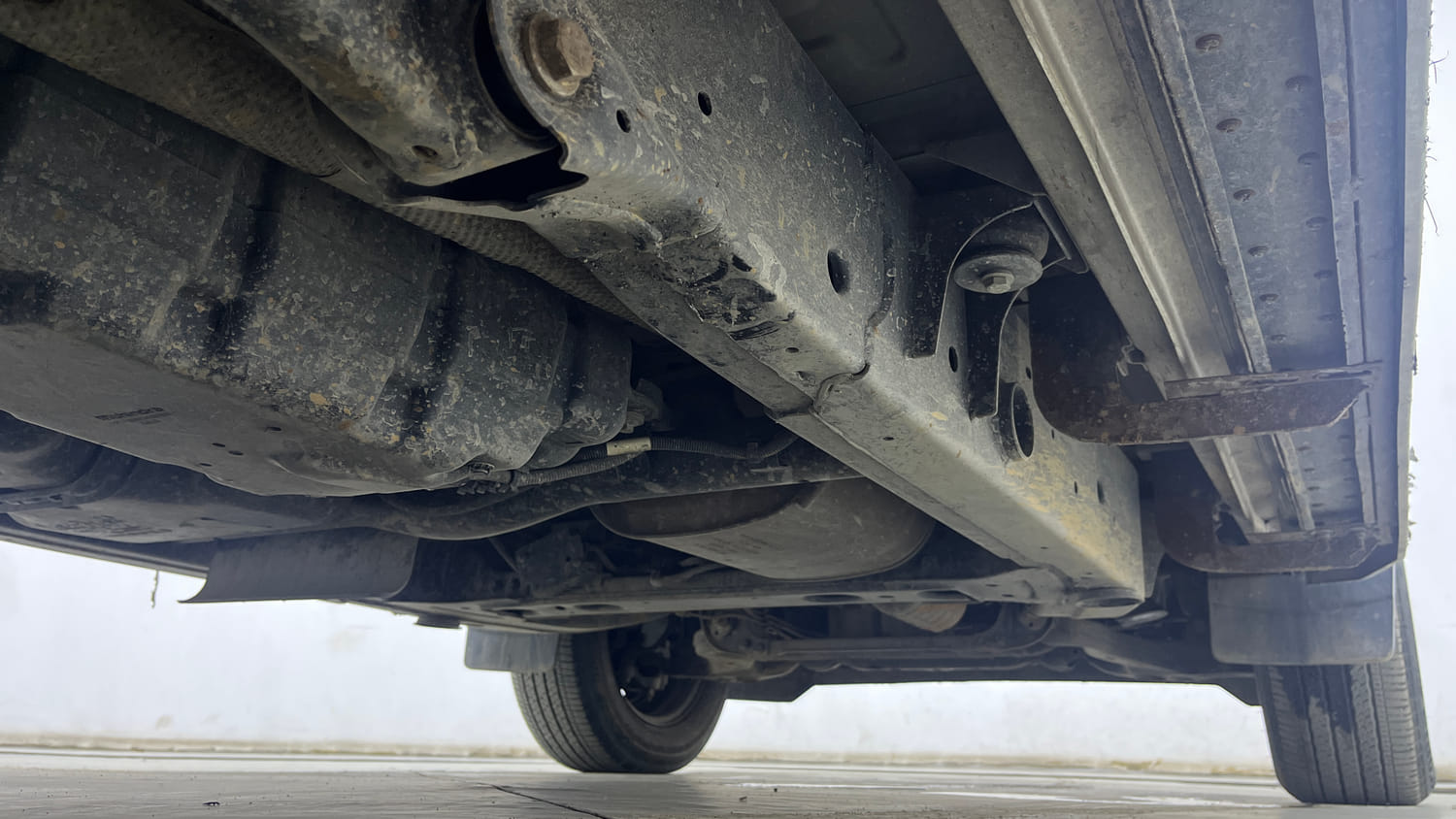 Used 2024 Mahindra Scorpio S3 Plus Diesel Manual extra REAR RIGHT UNDERBODY VIEW