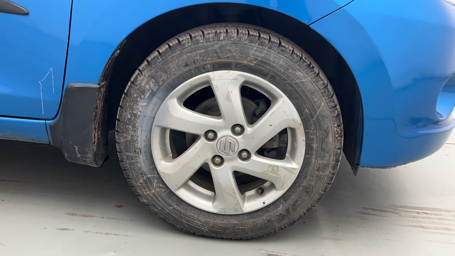 Used 2017 Maruti Suzuki Celerio ZXi Opt Petrol Manual tyres RIGHT FRONT TYRE RIM VIEW