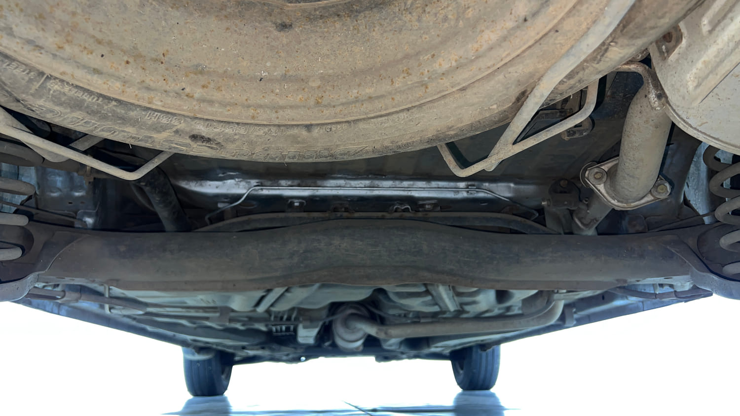 Used 2015 Honda Mobilio S Petrol Petrol Manual extra REAR UNDERBODY VIEW (TAKEN FROM REAR)