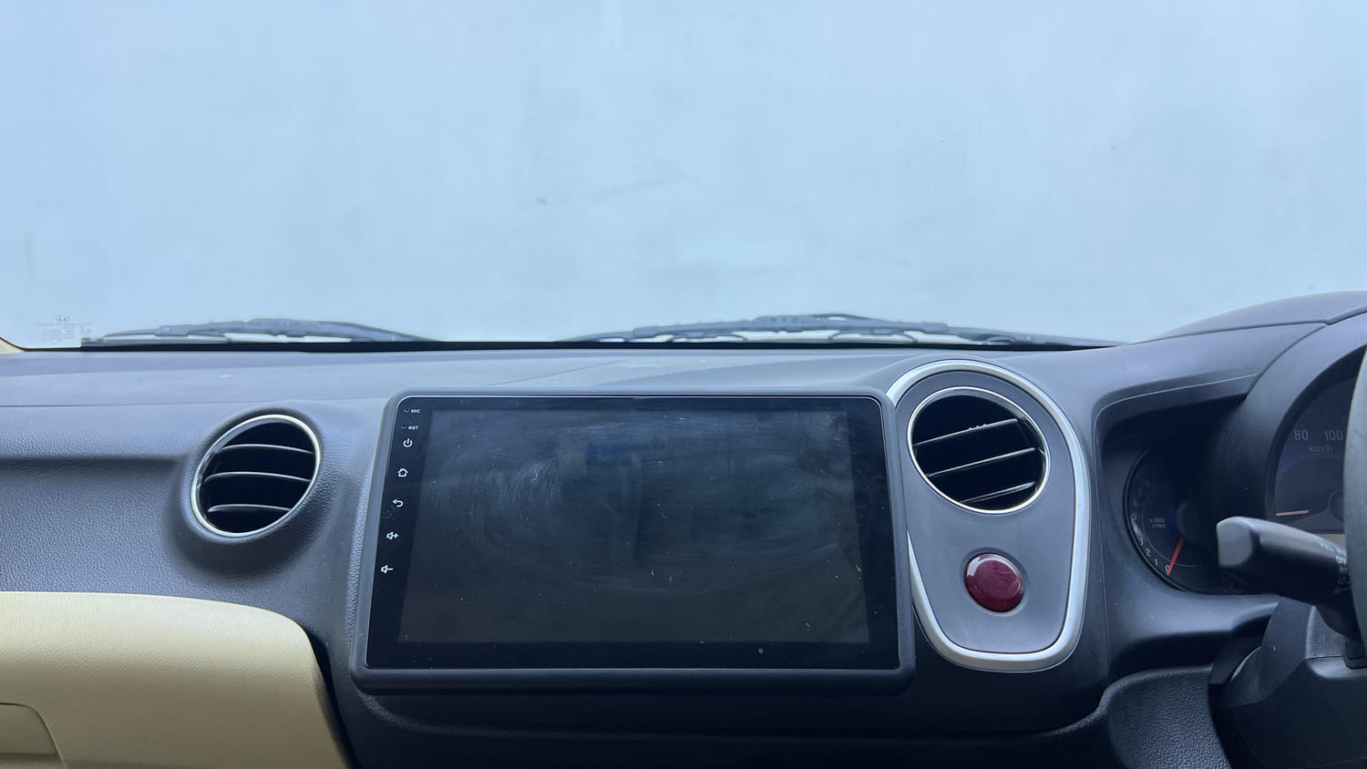 Used 2015 Honda Mobilio S Petrol Petrol Manual top_features Integrated (in-dash) music system