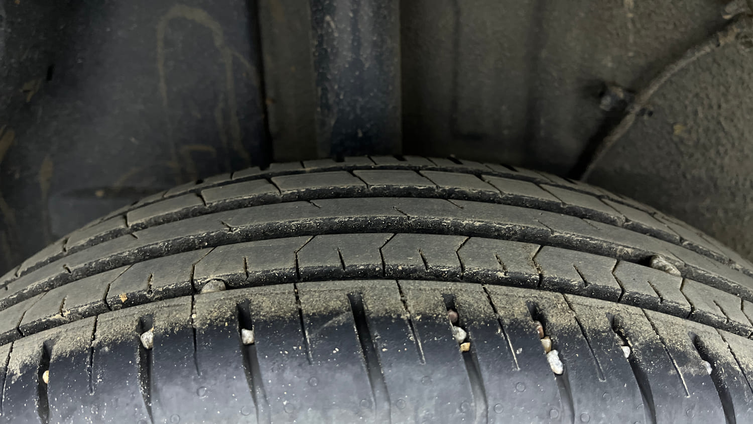 Used 2024 Tata Punch Adventure AMT Petrol Automatic tyres RIGHT REAR TYRE TREAD VIEW