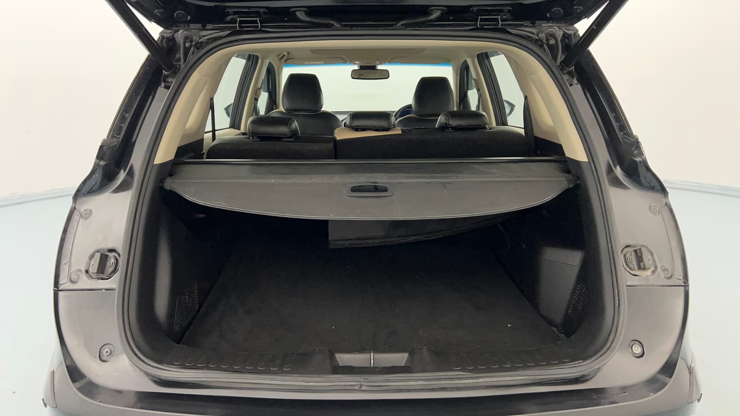 Used 2022 MG Motors Hector Sharp 2.0 Diesel Turbo MT Diesel Manual interior DICKY INSIDE VIEW