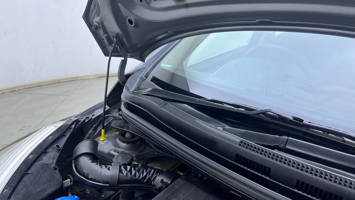 Used 2018 Hyundai Grand i10 Sportz AT 1.2 Kappa VTVT Petrol Automatic engine ENGINE RIGHT SIDE HINGE & APRON VIEW