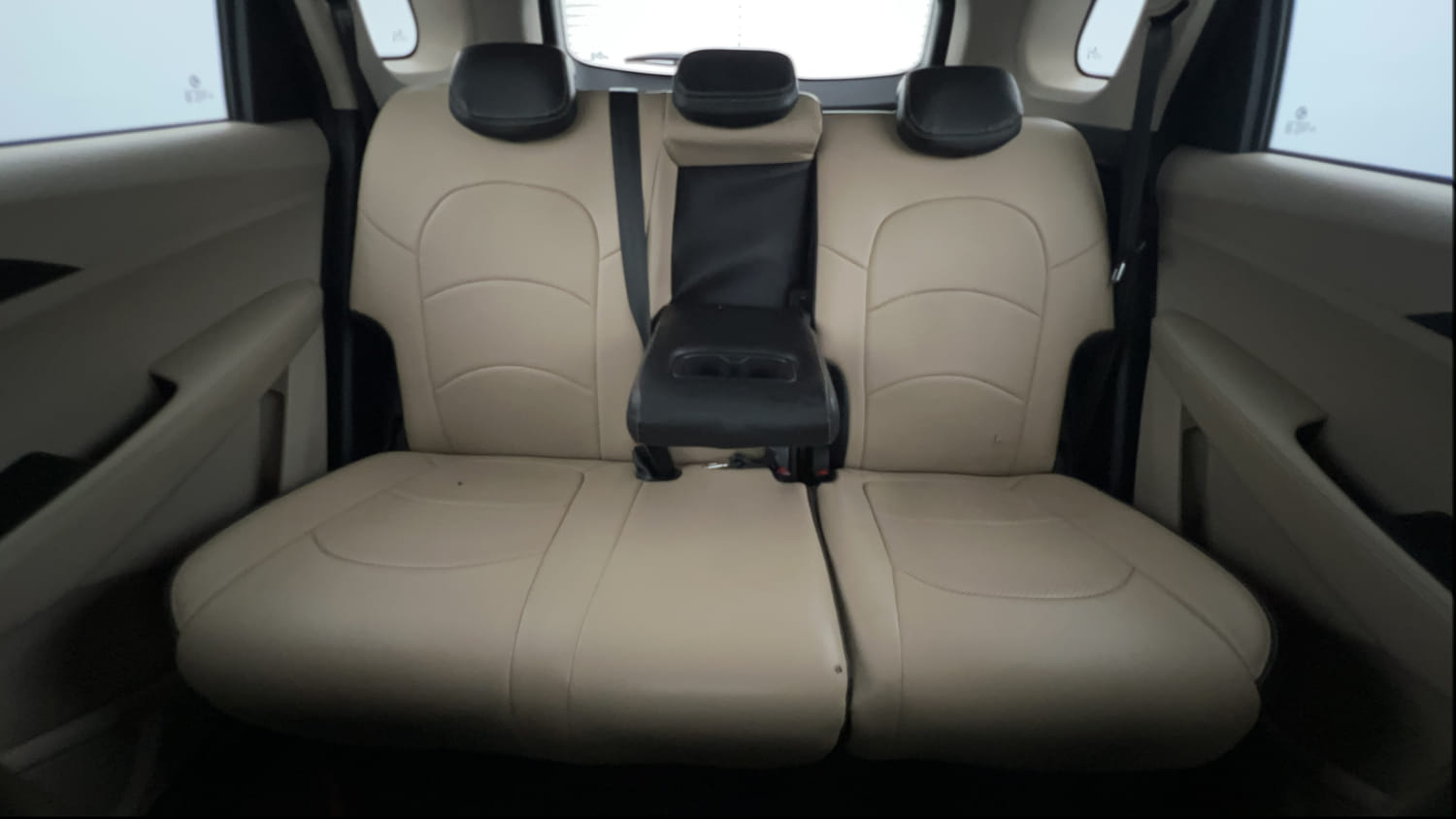 Used 2022 MG Motors Hector Sharp 2.0 Diesel Turbo MT Diesel Manual interior REAR SEAT CONDITION VIEW