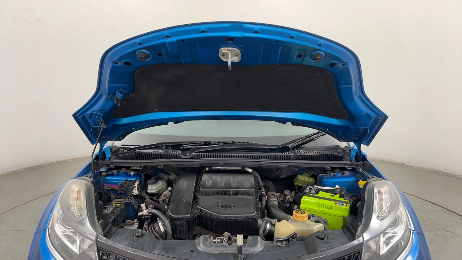 Used 2018 Tata Nexon XZ Plus Diesel Dual Tone Diesel Manual engine ENGINE & BONNET OPEN FRONT VIEW