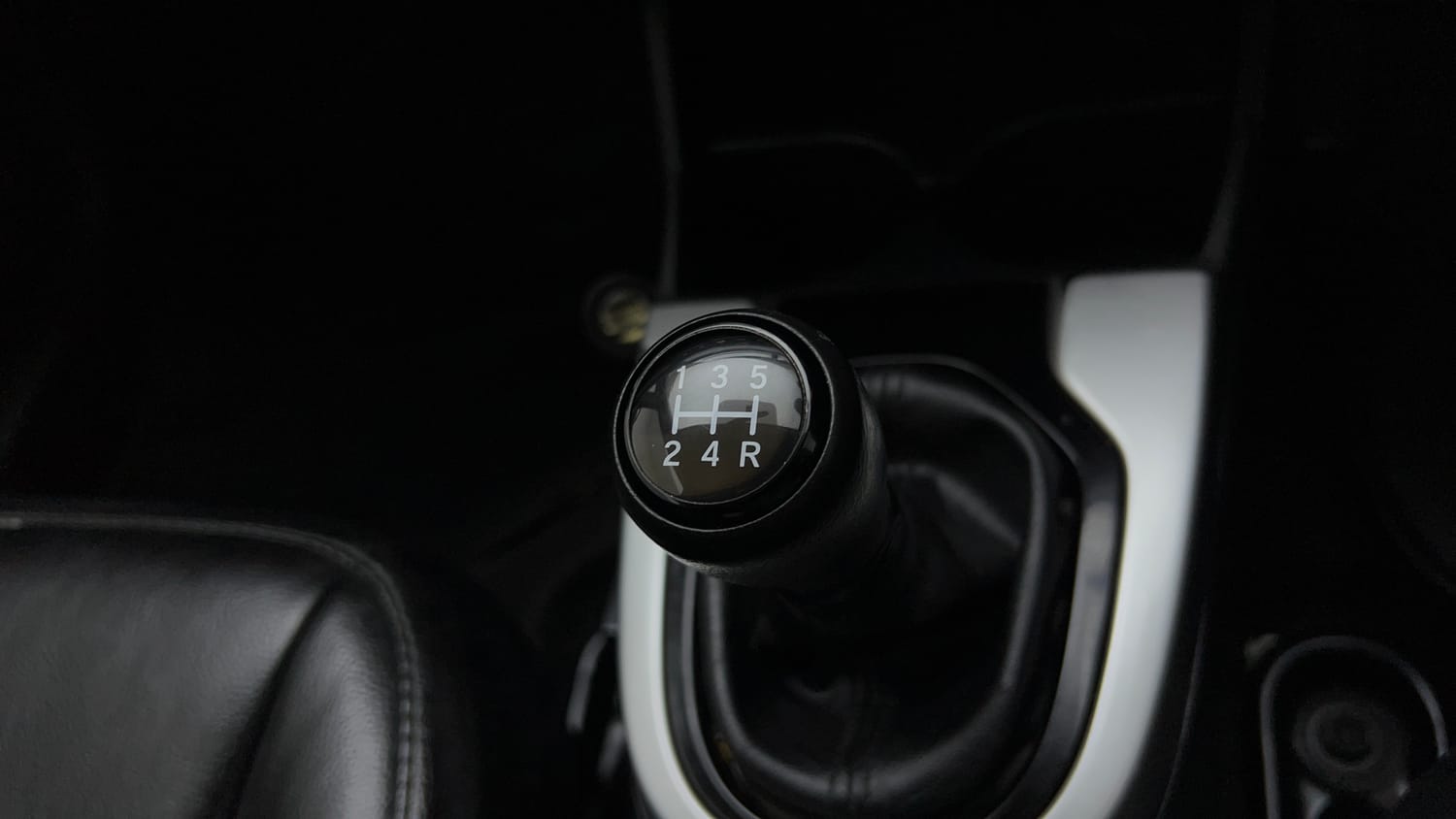 Used 2017 Honda WR-V VX MT Petrol Petrol Manual interior GEAR  KNOB VIEW