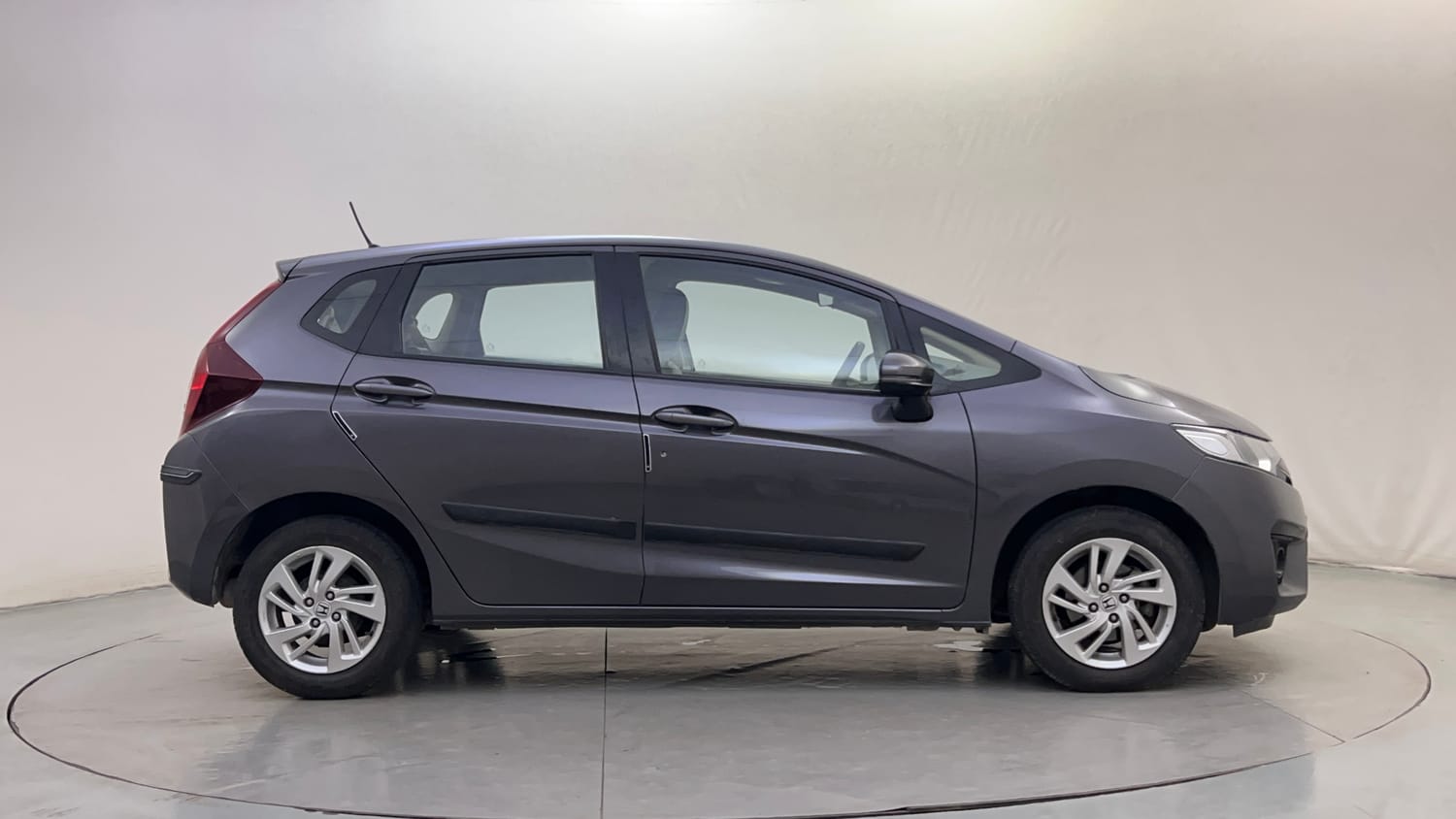 Used 2018 Honda Jazz V AT Petrol Petrol Automatic exterior RIGHT SIDE VIEW