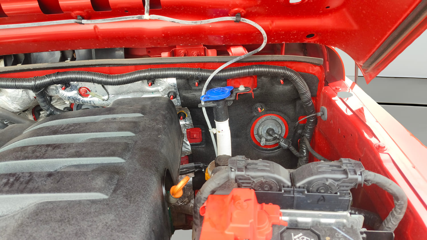 Used 2024 Mahindra Thar LX Hard Top Petrol MT 4WD Petrol Manual engine ENGINE LEFT SIDE HINGE & APRON VIEW