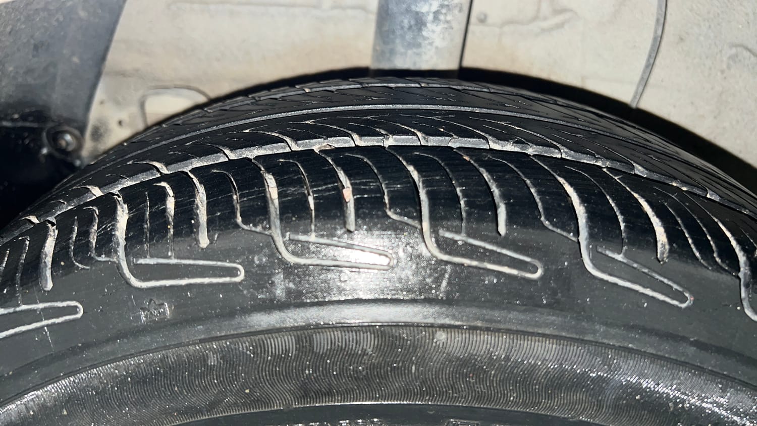Used 2018 Hyundai Xcent SX Petrol Manual tyres RIGHT REAR TYRE TREAD VIEW
