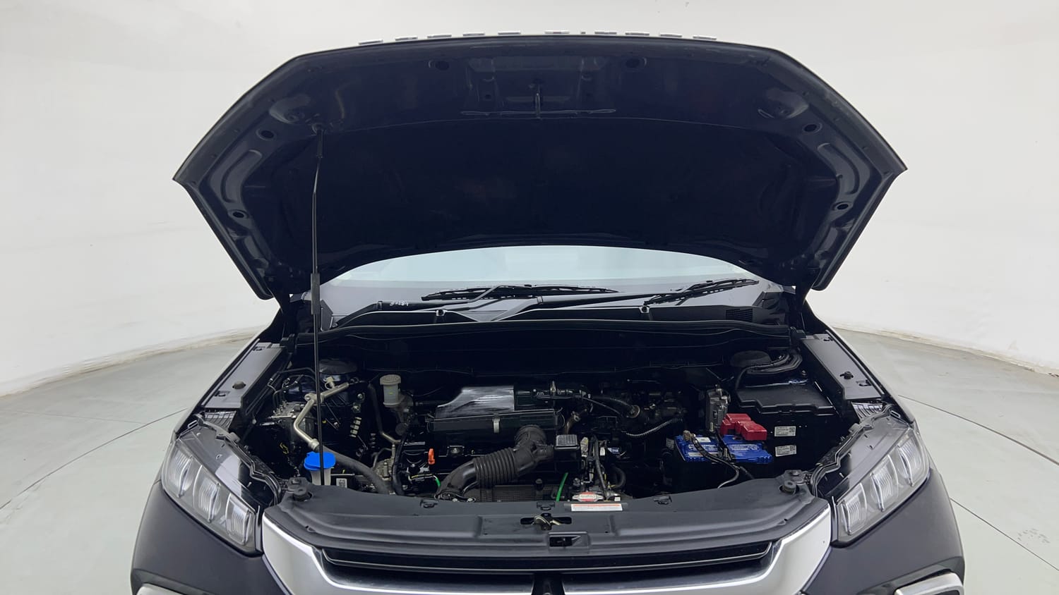 Used 2025 Maruti Suzuki Grand Vitara Delta CNG Cng Manual engine ENGINE & BONNET OPEN FRONT VIEW