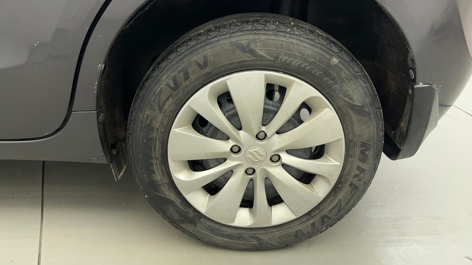 Used 2018 Maruti Suzuki Baleno Delta 1.2 Petrol Manual tyres LEFT REAR TYRE RIM VIEW