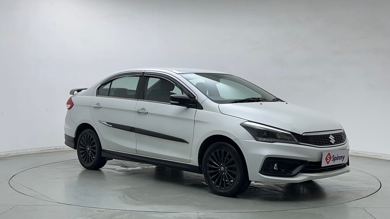 Used 2020 Maruti Suzuki Ciaz S 1.5 MT Petrol Manual exterior RIGHT FRONT CORNER VIEW