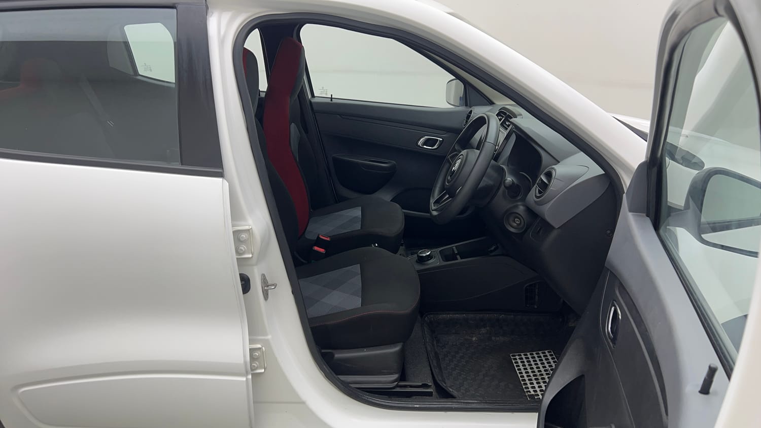 Used 2020 Renault Kwid 1.0 RXT AMT Opt Petrol Automatic interior RIGHT SIDE FRONT DOOR CABIN VIEW