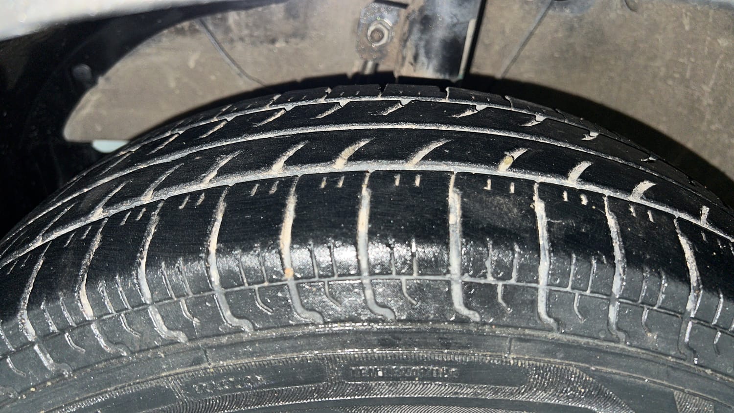Used 2017 Maruti Suzuki Dzire VXi Petrol Manual tyres LEFT FRONT TYRE TREAD VIEW