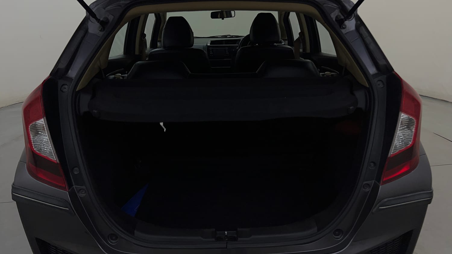Used 2018 Honda Jazz V AT Petrol Petrol Automatic interior DICKY INSIDE VIEW