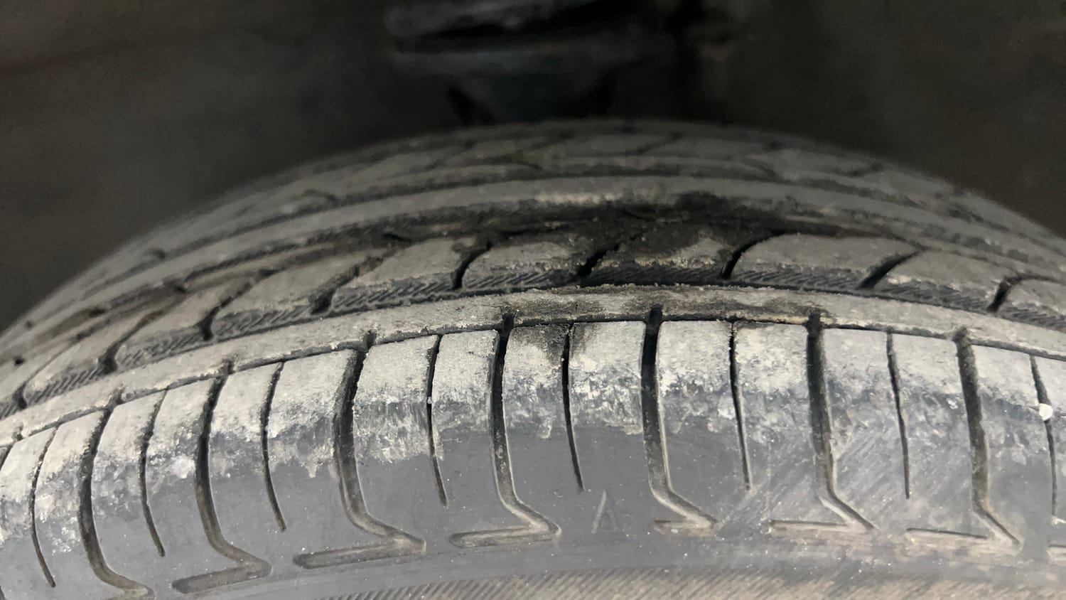 Used 2019 maruti-suzuki Alto K10 VXi (O) AMT Petrol Automatic tyres LEFT FRONT TYRE TREAD VIEW
