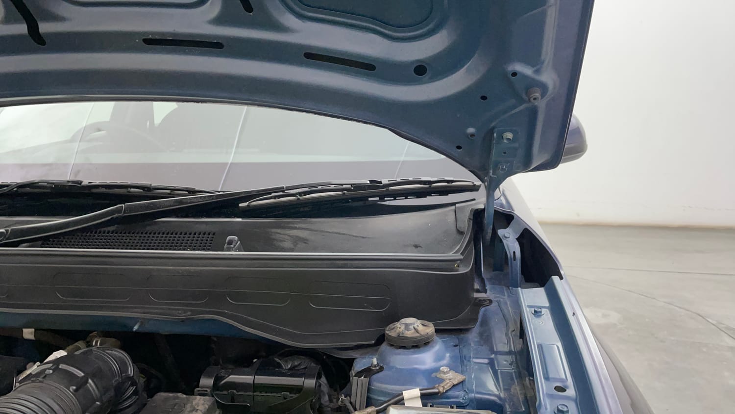 Used 2020 Hyundai Venue SX Plus 1.0 Turbo DCT Petrol Automatic engine ENGINE LEFT SIDE HINGE & APRON VIEW