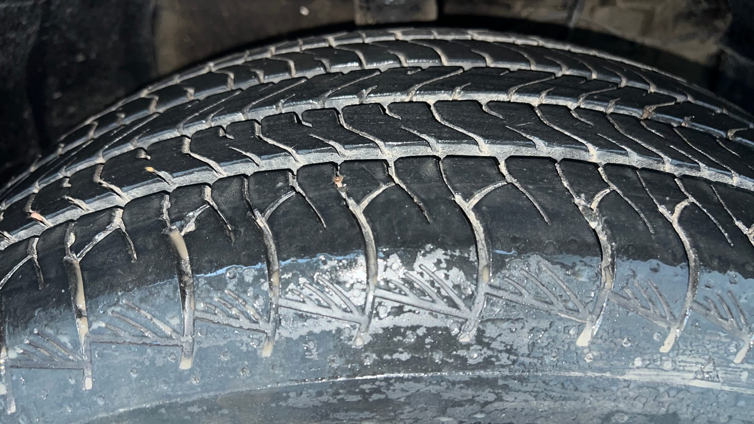 Used 2025 Maruti Suzuki Grand Vitara Delta CNG Cng Manual tyres RIGHT FRONT TYRE TREAD VIEW