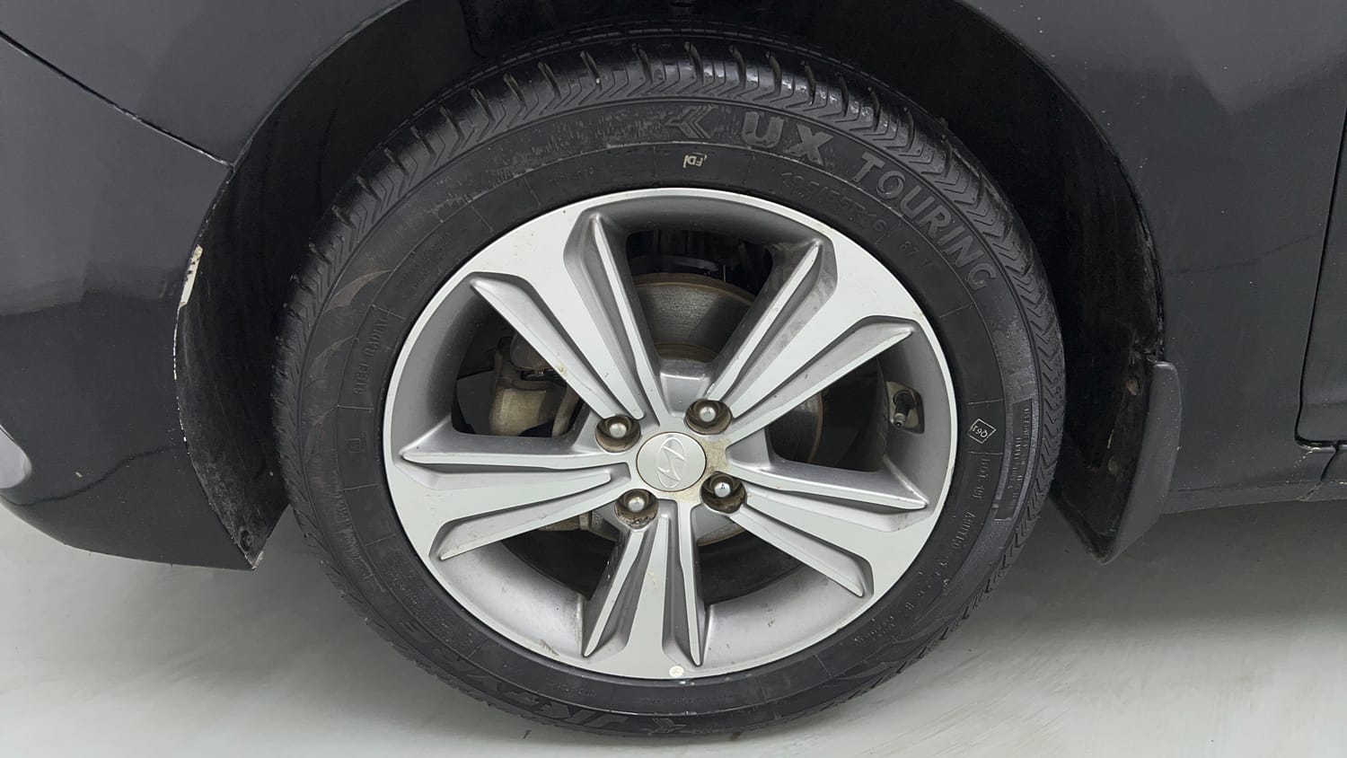 Used 2018 Hyundai Verna SX (O)1.6 VTVT Petrol Manual tyres LEFT FRONT TYRE RIM VIEW