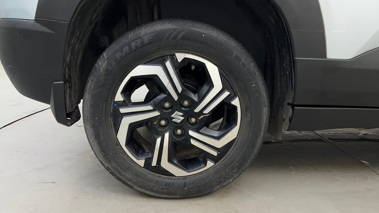 Used 2022 Maruti Suzuki Brezza ZXi Plus Petrol Manual tyres RIGHT REAR TYRE RIM VIEW